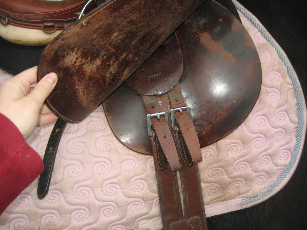 Off side (left) girth attachment